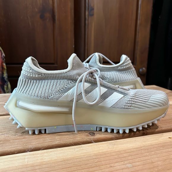 Adidas Women's Beige Sneakers - Picture 2 of 10